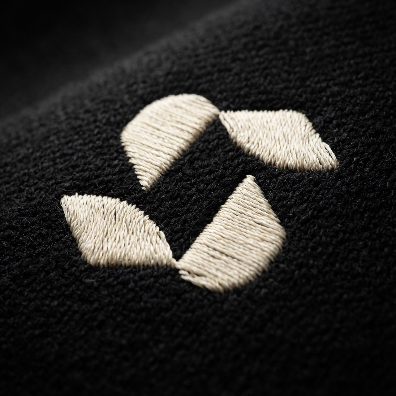 macro-shot-of-embroidered-logo-by-brandforma